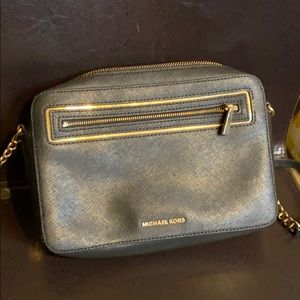 Michael kors crossbody bag